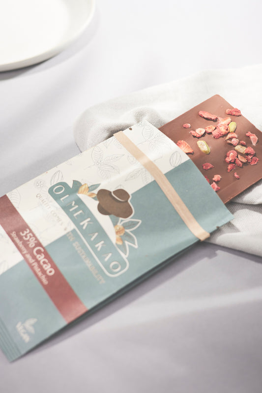 Olmekakao vegane Schokolade 35% Kakaoanteil Criollo mit Erdbeere und Pistazie 80g