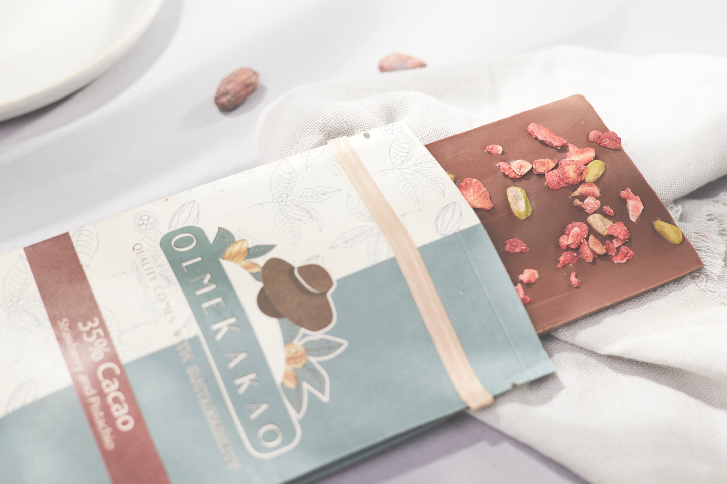 Olmekakao vegane Schokolade 35% Kakaoanteil Criollo mit Erdbeere und Pistazie 80g